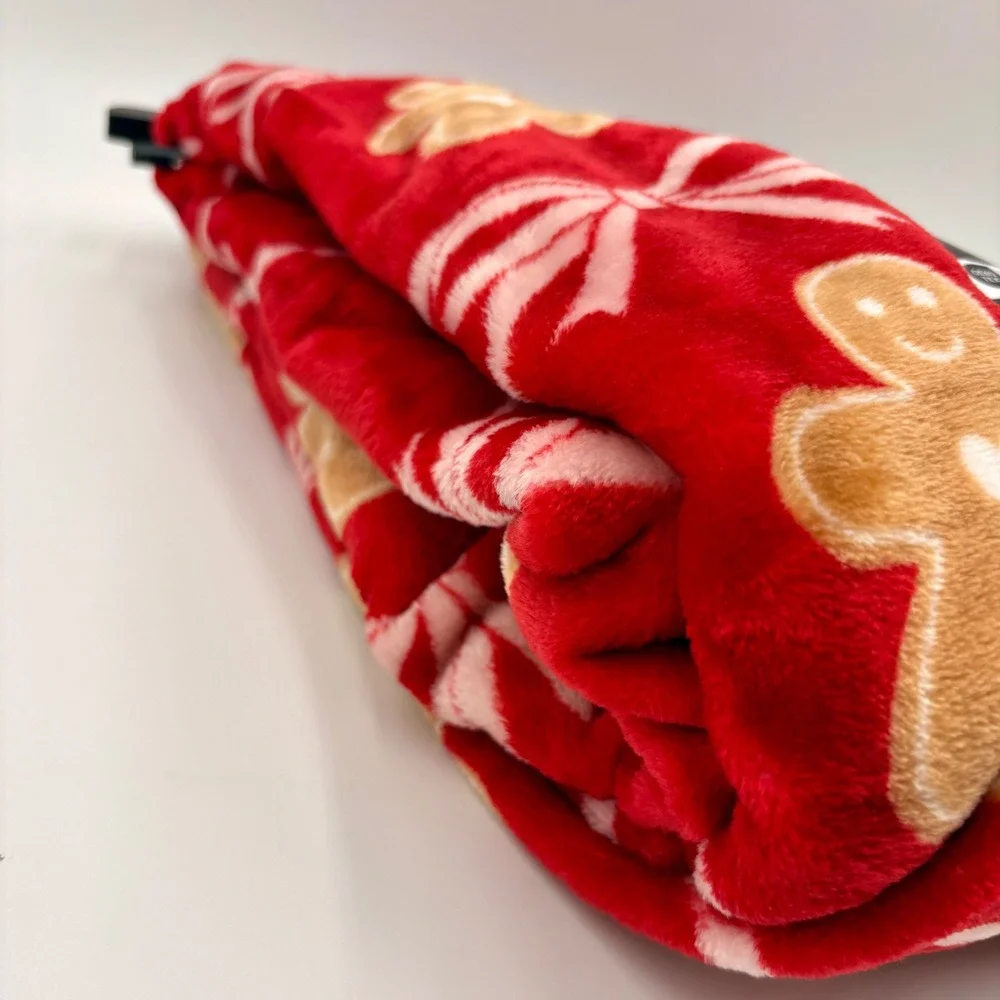Betsey Johnson Gingerbread Man Pink Bow Red Ultra Plush Throw Christmas Blanket